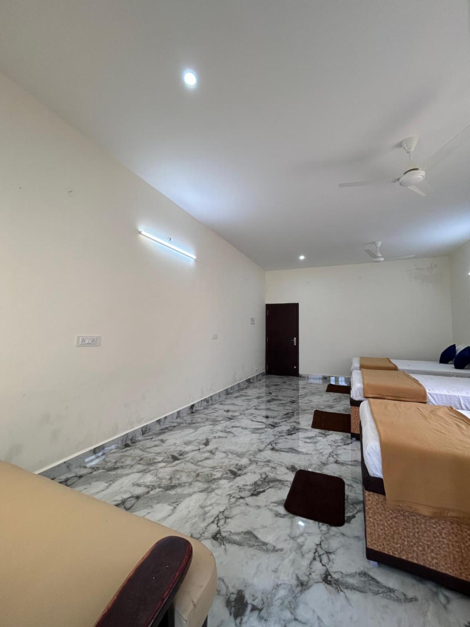 Dss Just 500 Meter Girivalam Road Homestay