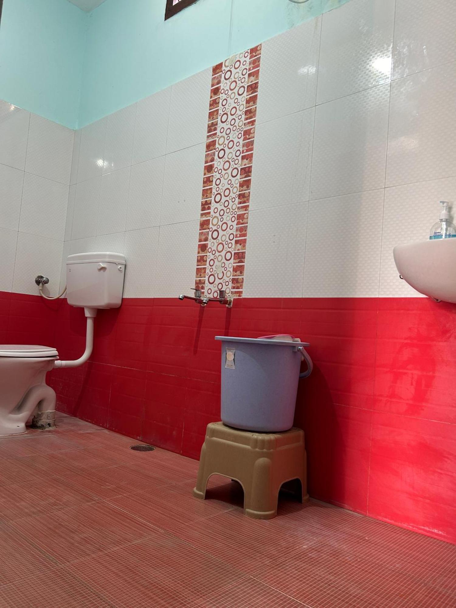 Dss Just 500 Meter Girivalam Road Homestay *